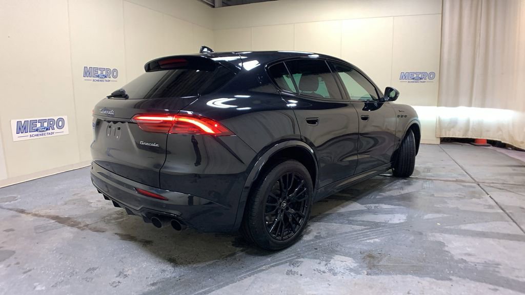 Used 2025 Maserati Grecale Modena image 3