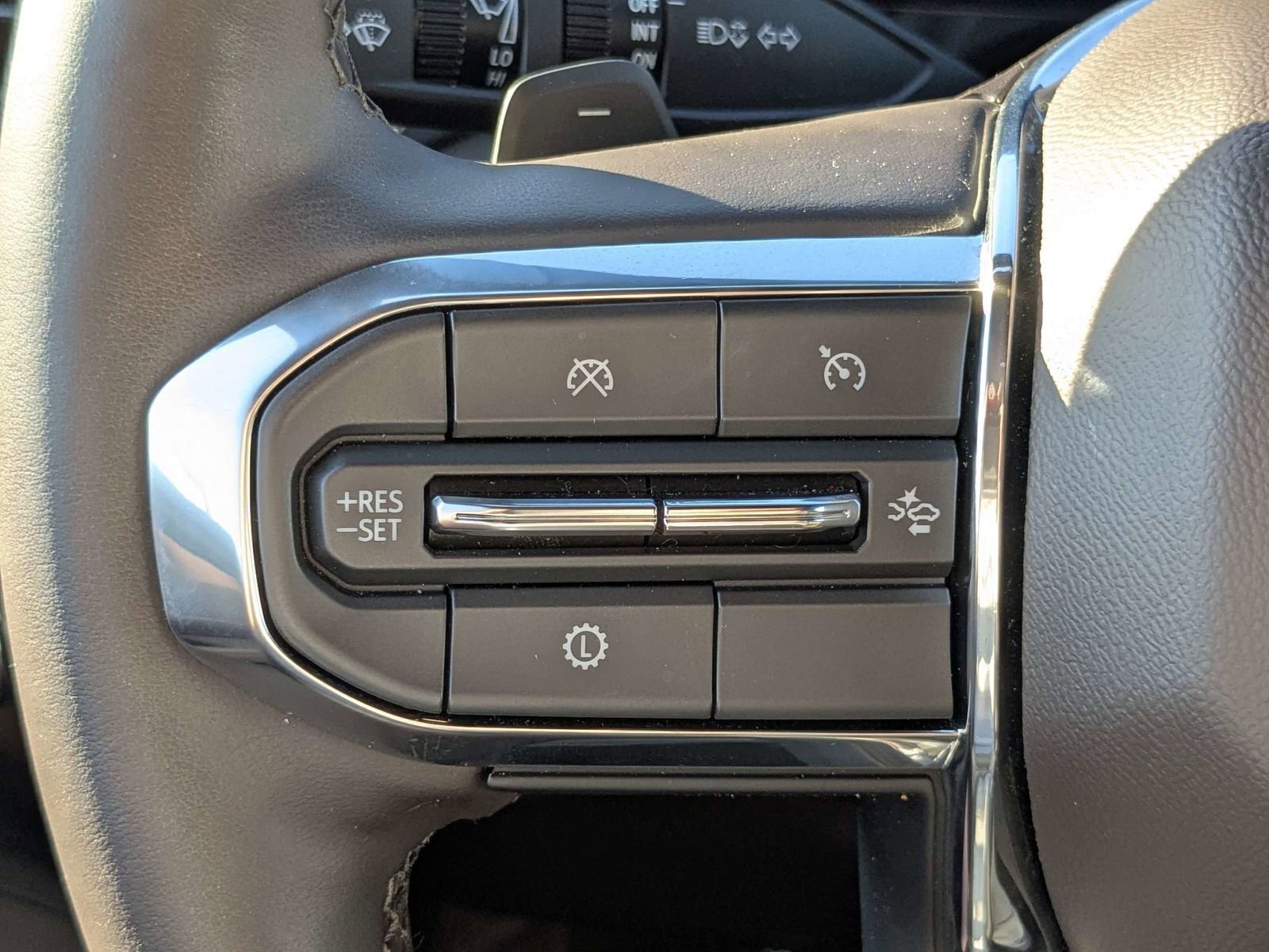 Used 2025 GMC Yukon Elevation image 29