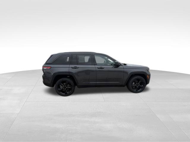 Used 2026 Jeep Grand Cherokee Limited w/ Limited Altitude Package AWD/4WD image 8