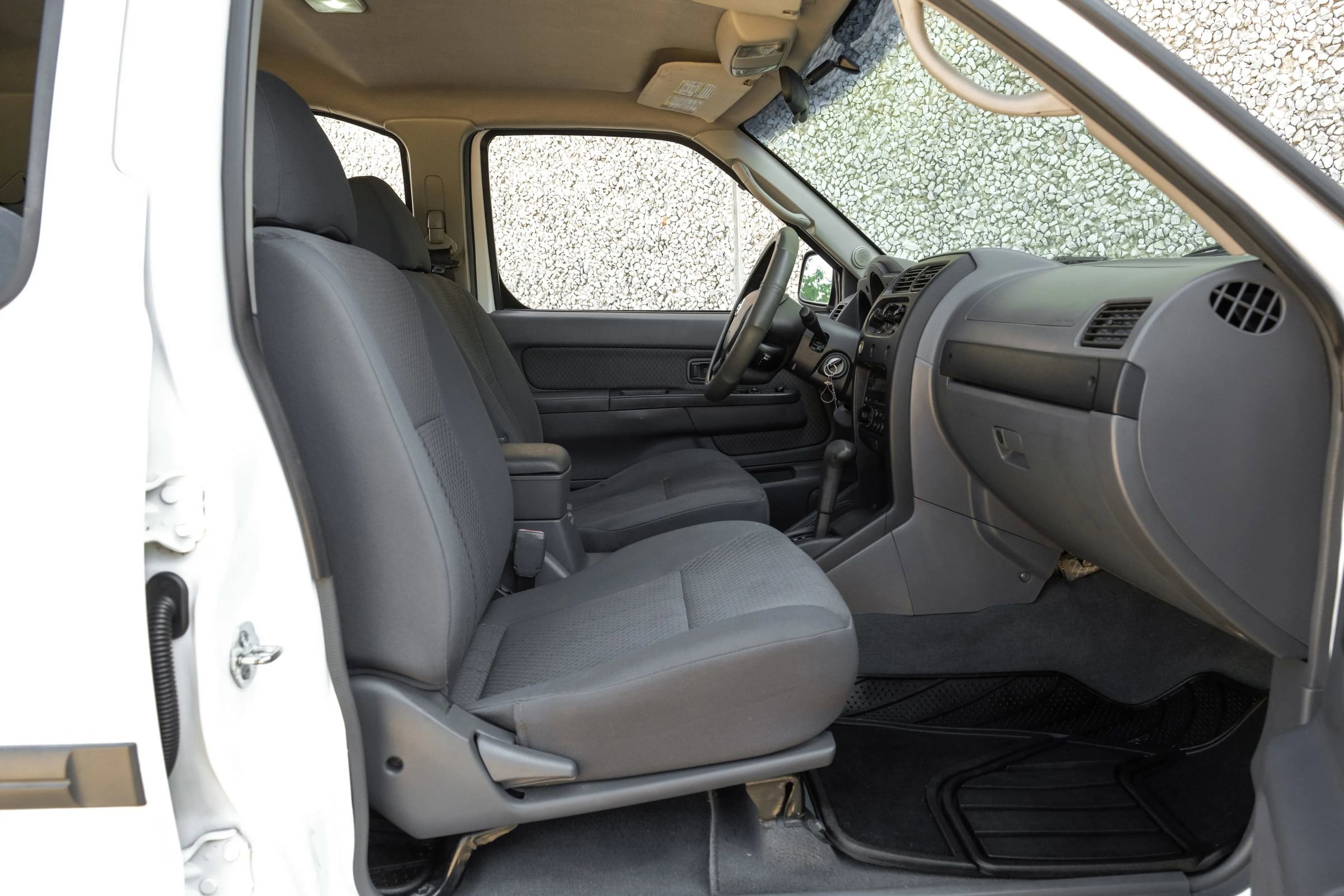 Used 2004 Nissan Xterra XE RWD image 32