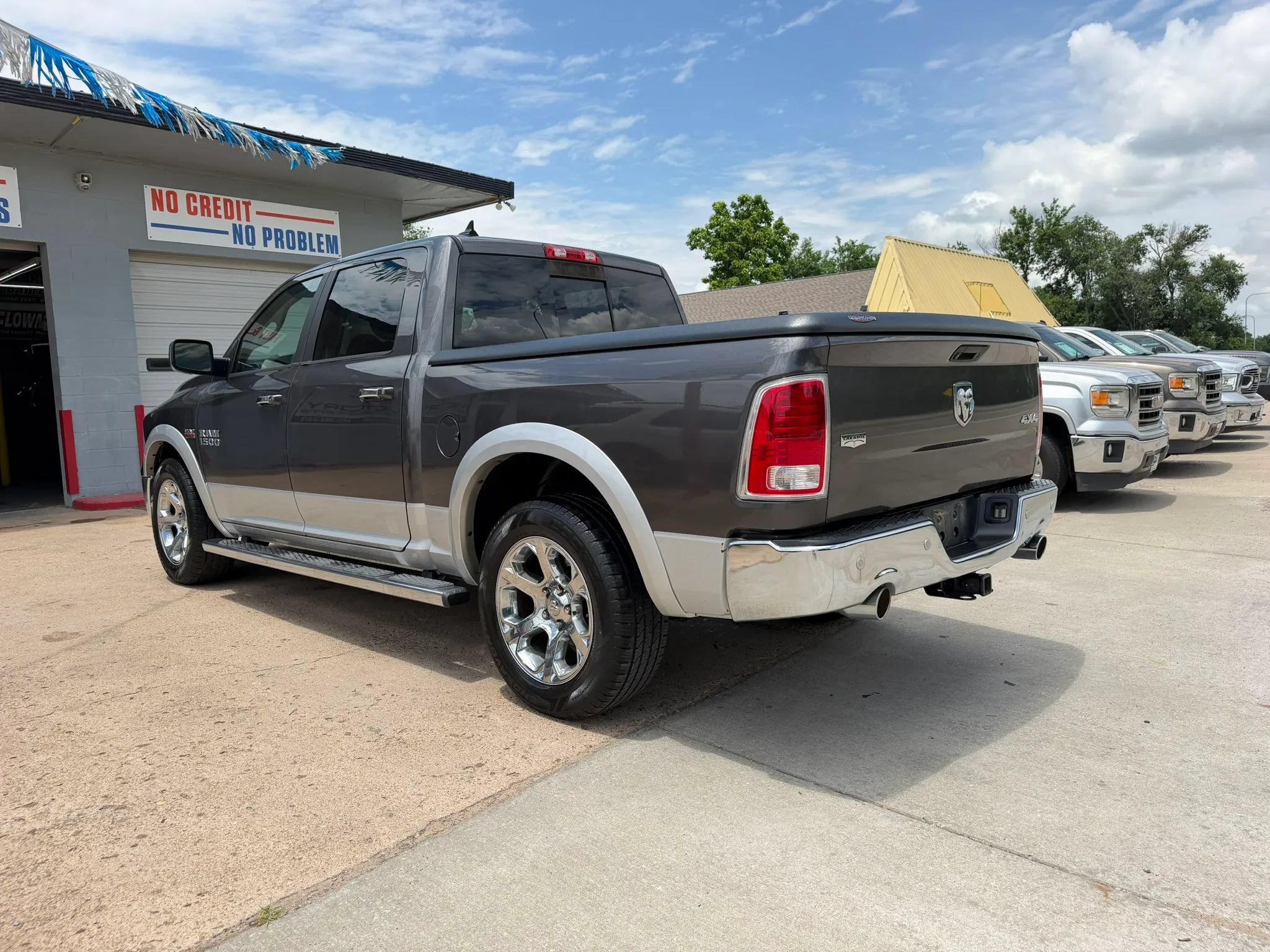 Used 2014 RAM 1500 Laramie w/ Convenience Group AWD/4WD image 5
