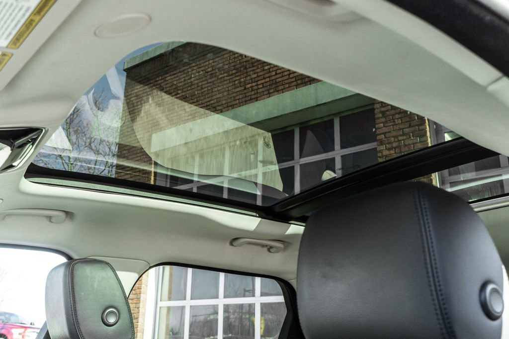 Used 2024 Land Rover Range Rover Velar S image 10