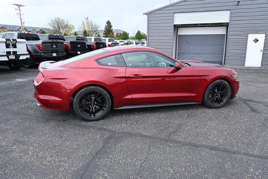 Used 2017 Ford Mustang Coupe RWD image 21