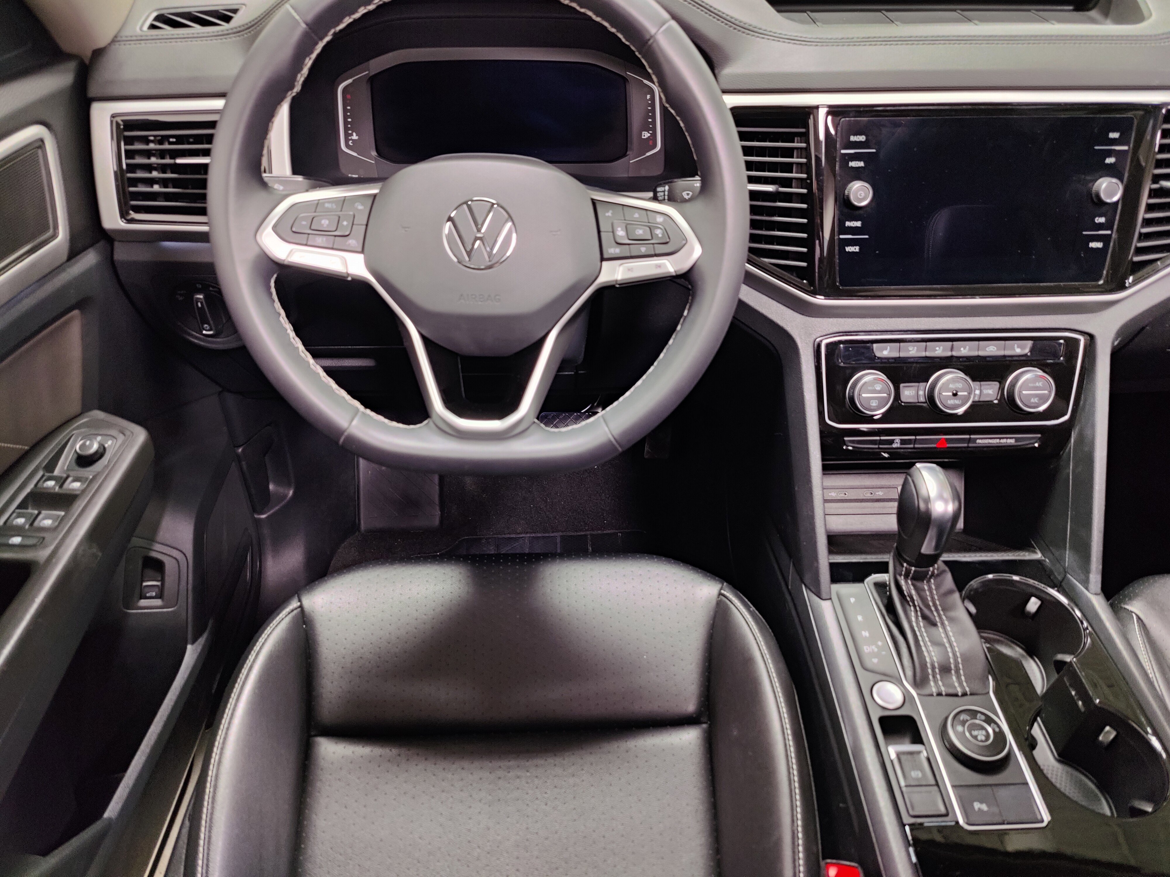 Certified 2022 Volkswagen Atlas SEL image 25
