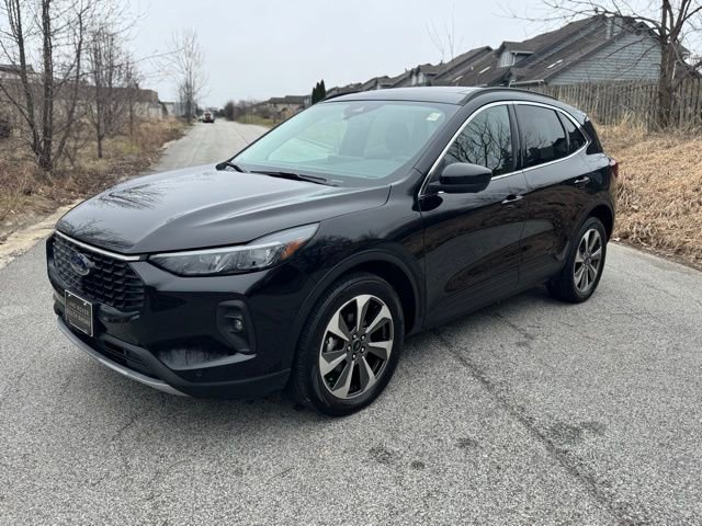 Used 2024 Ford Escape Platinum image 1
