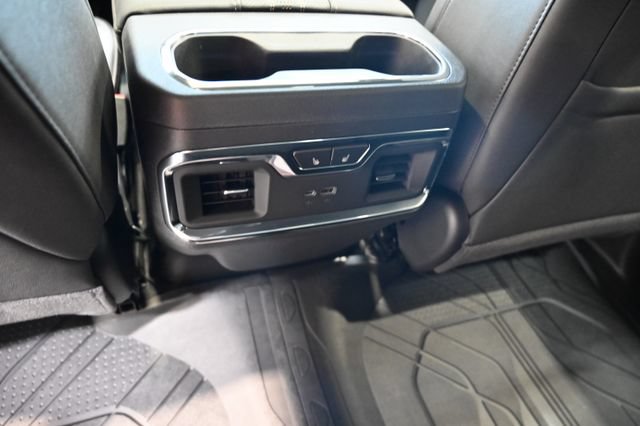 New 2026 Chevrolet Silverado 1500 High Country w/ High Country Premium Package AWD/4WD image 32