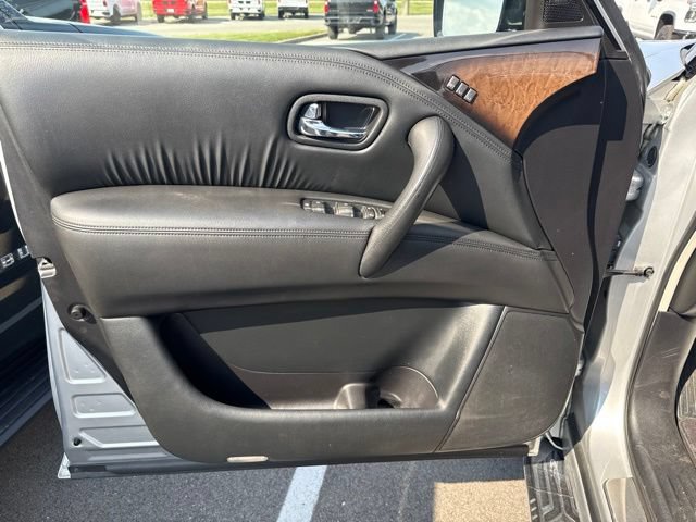Used 2014 INFINITI QX80 4WD w/ Deluxe Touring Package image 22