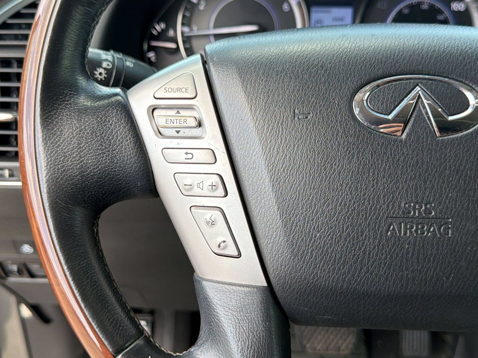 Used 2019 INFINITI QX80 Luxe AWD/4WD image 16