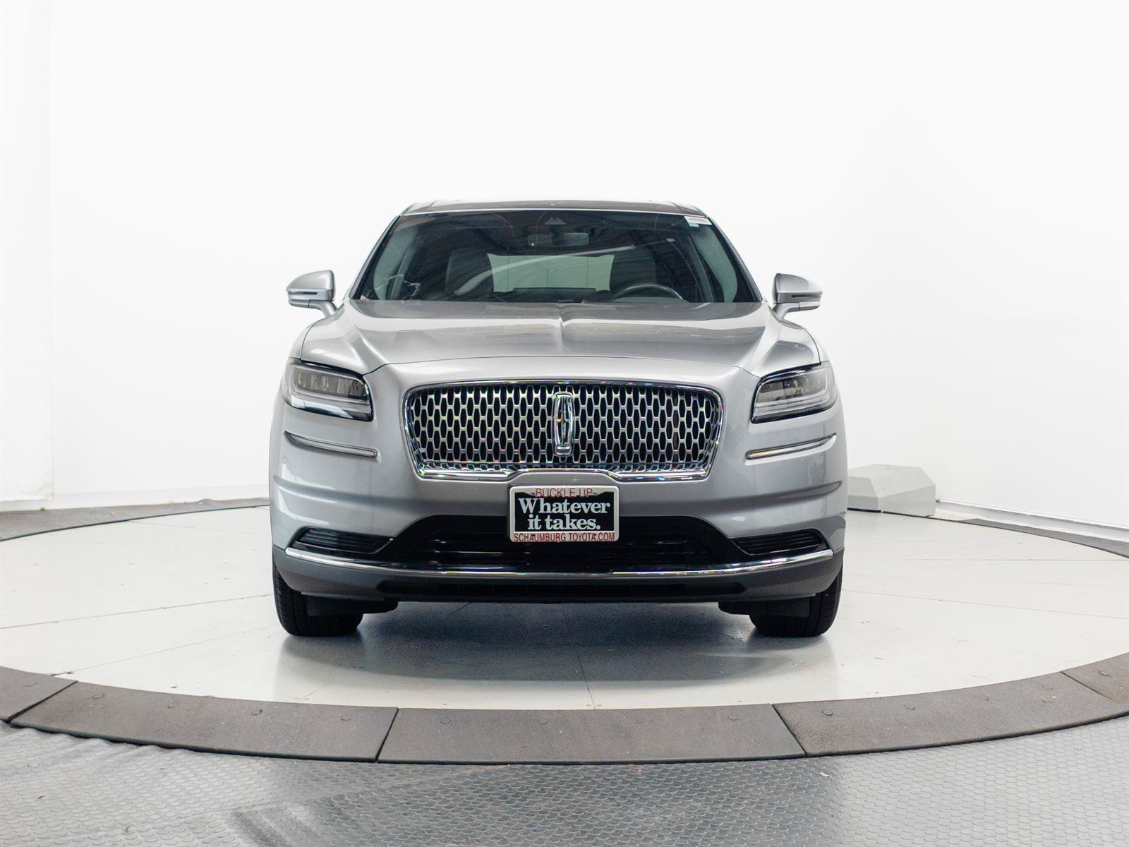 Used 2023 Lincoln Nautilus Reserve AWD/4WD image 2
