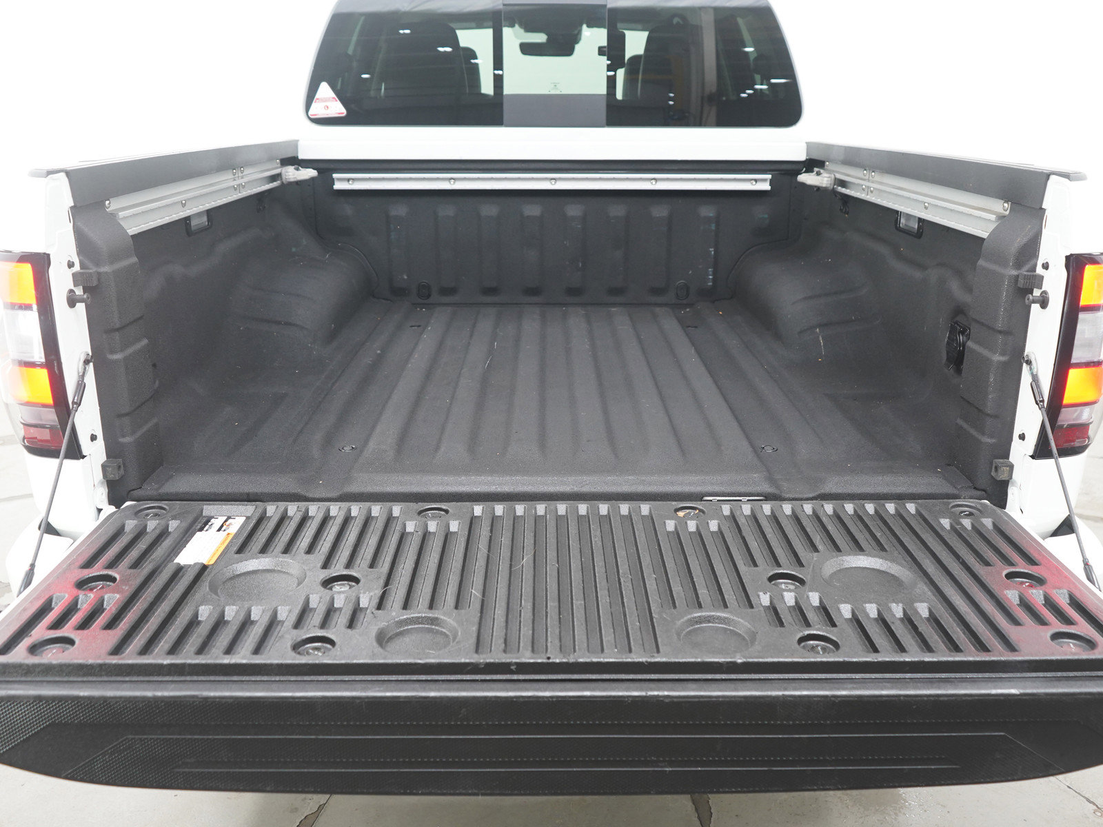 Used 2024 Nissan Frontier SL w/ Technology Package image 18