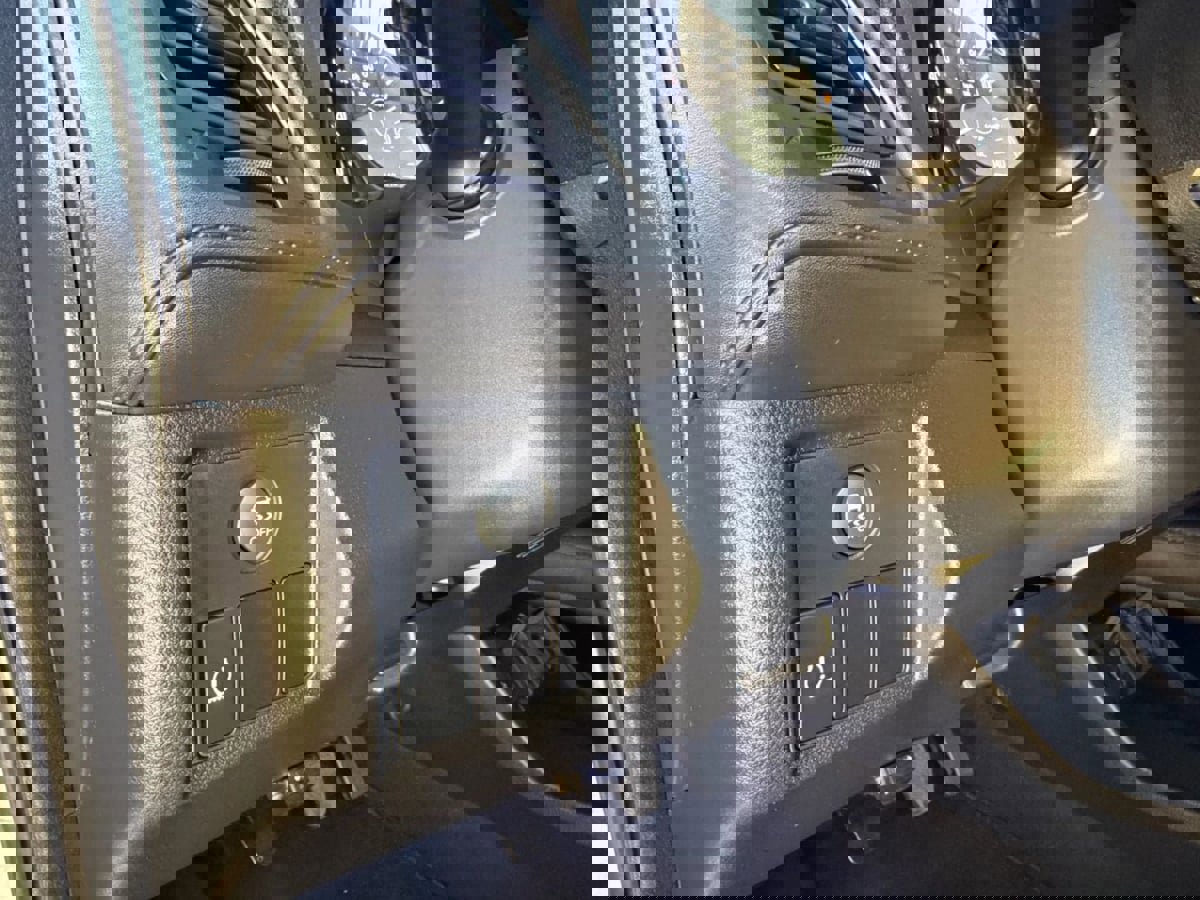 Used 2016 Honda HR-V LX image 46