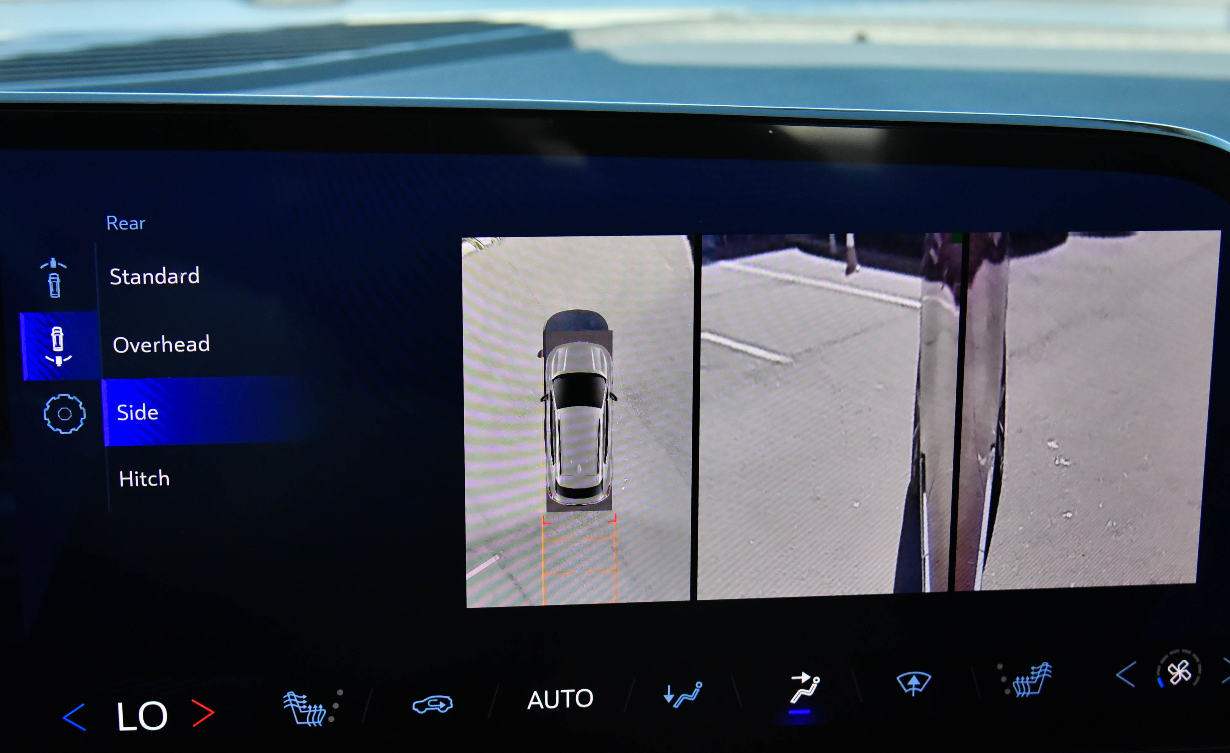 Used 2024 Chevrolet Equinox EV LT w/ LPO, Trailering Package image 21