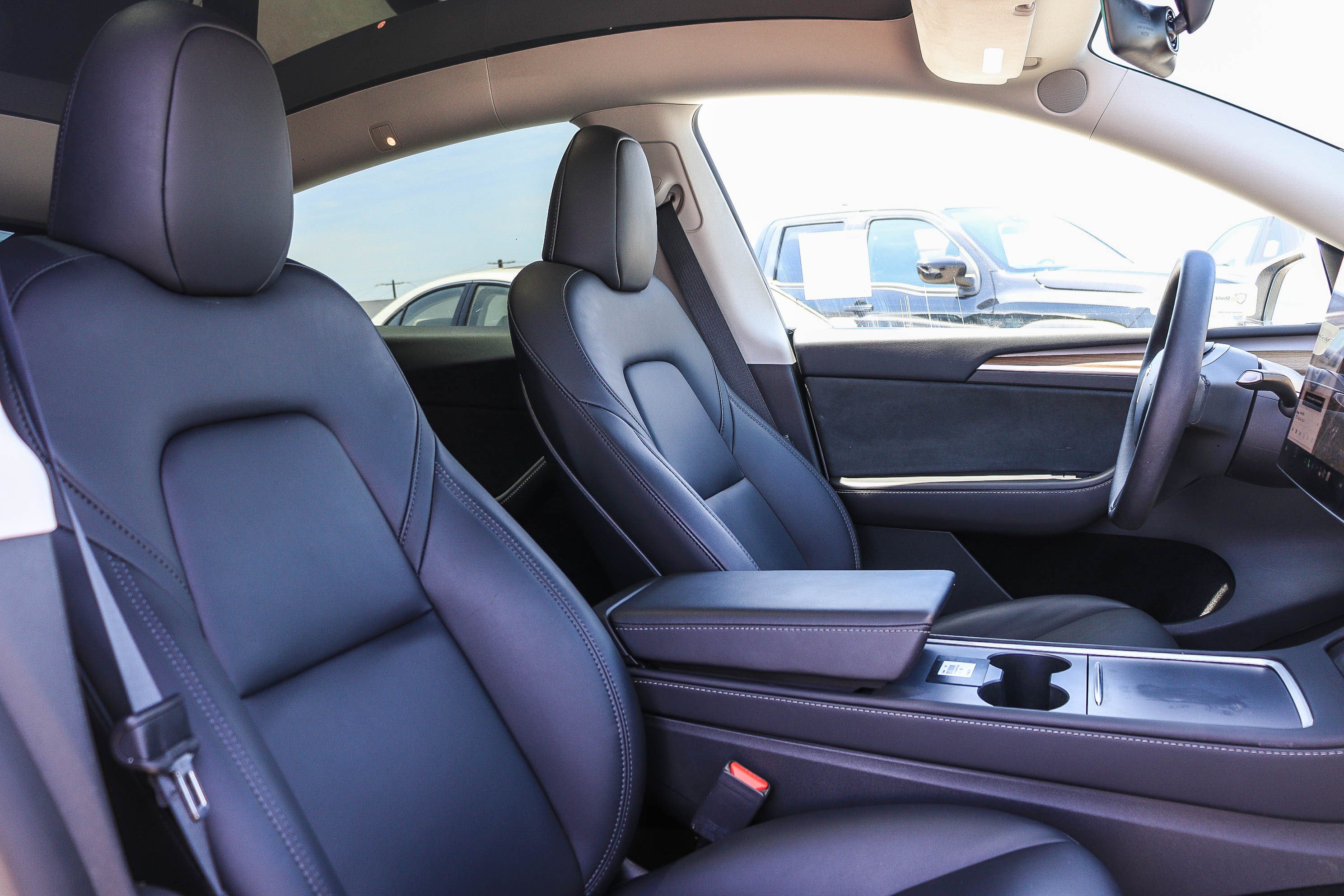 Used 2023 Tesla Model Y Performance AWD/4WD image 17