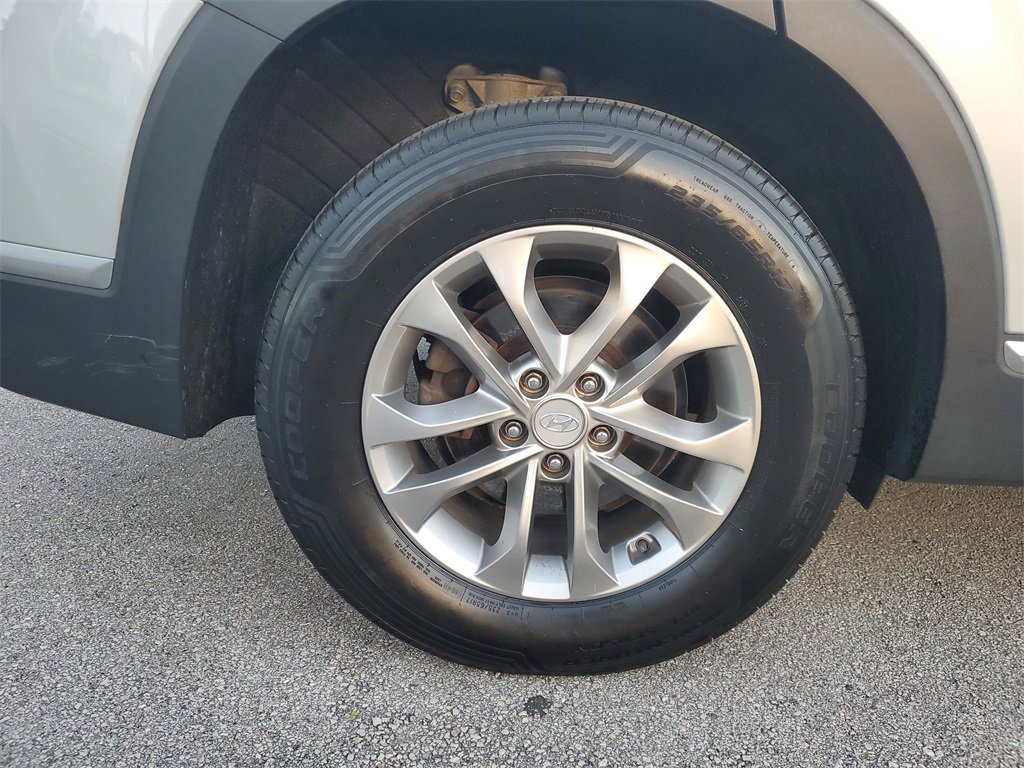 Used 2019 Hyundai Santa Fe SE image 7