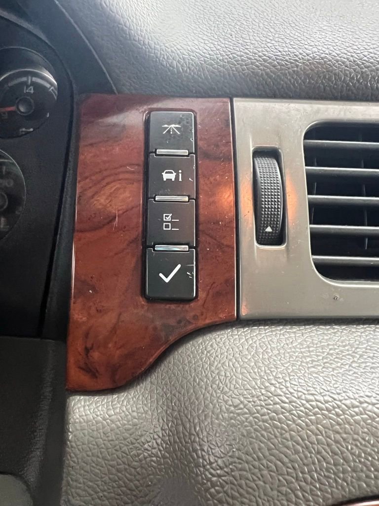 Used 2012 Chevrolet Suburban LT w/ Luxury Package image 16