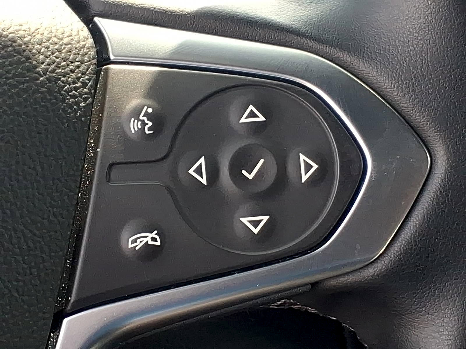 Certified 2023 Chevrolet Traverse LT image 18