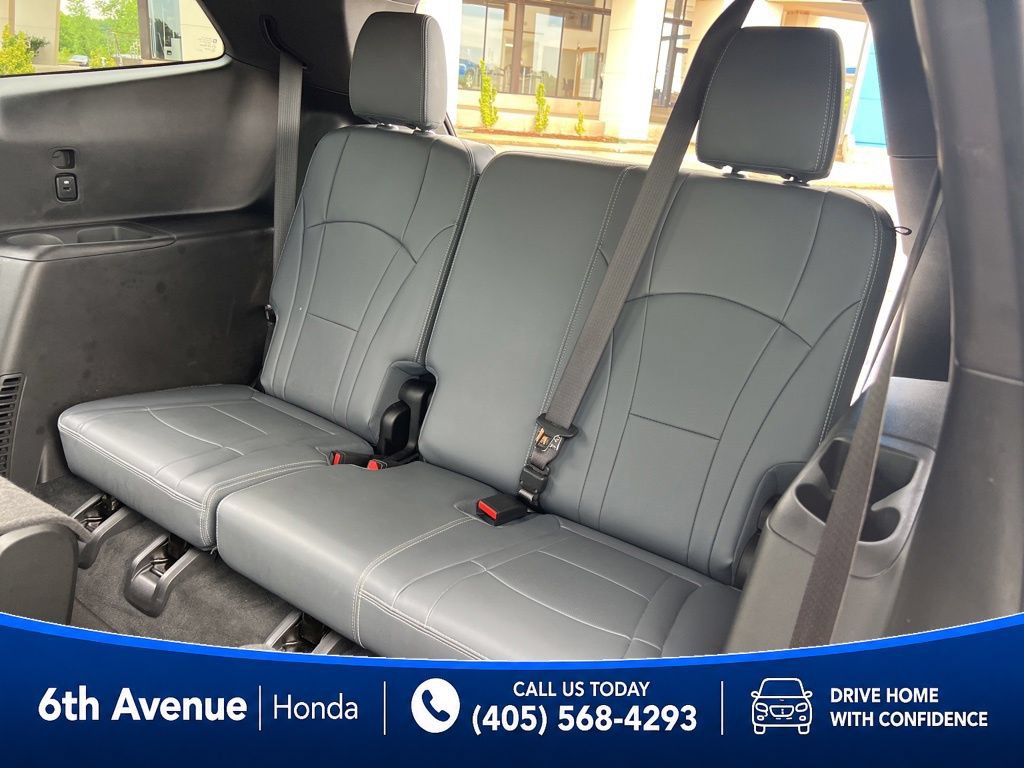 Used 2023 Buick Enclave Essence w/ Sport Touring Edition FWD image 18
