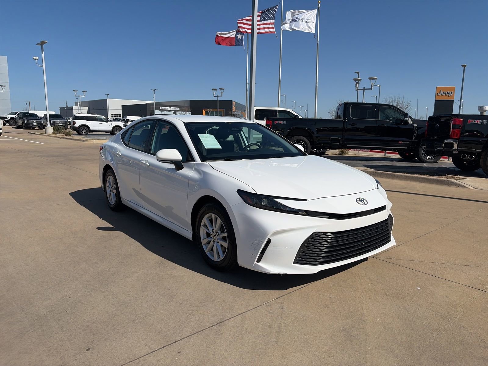 Used 2025 Toyota Camry LE image 7