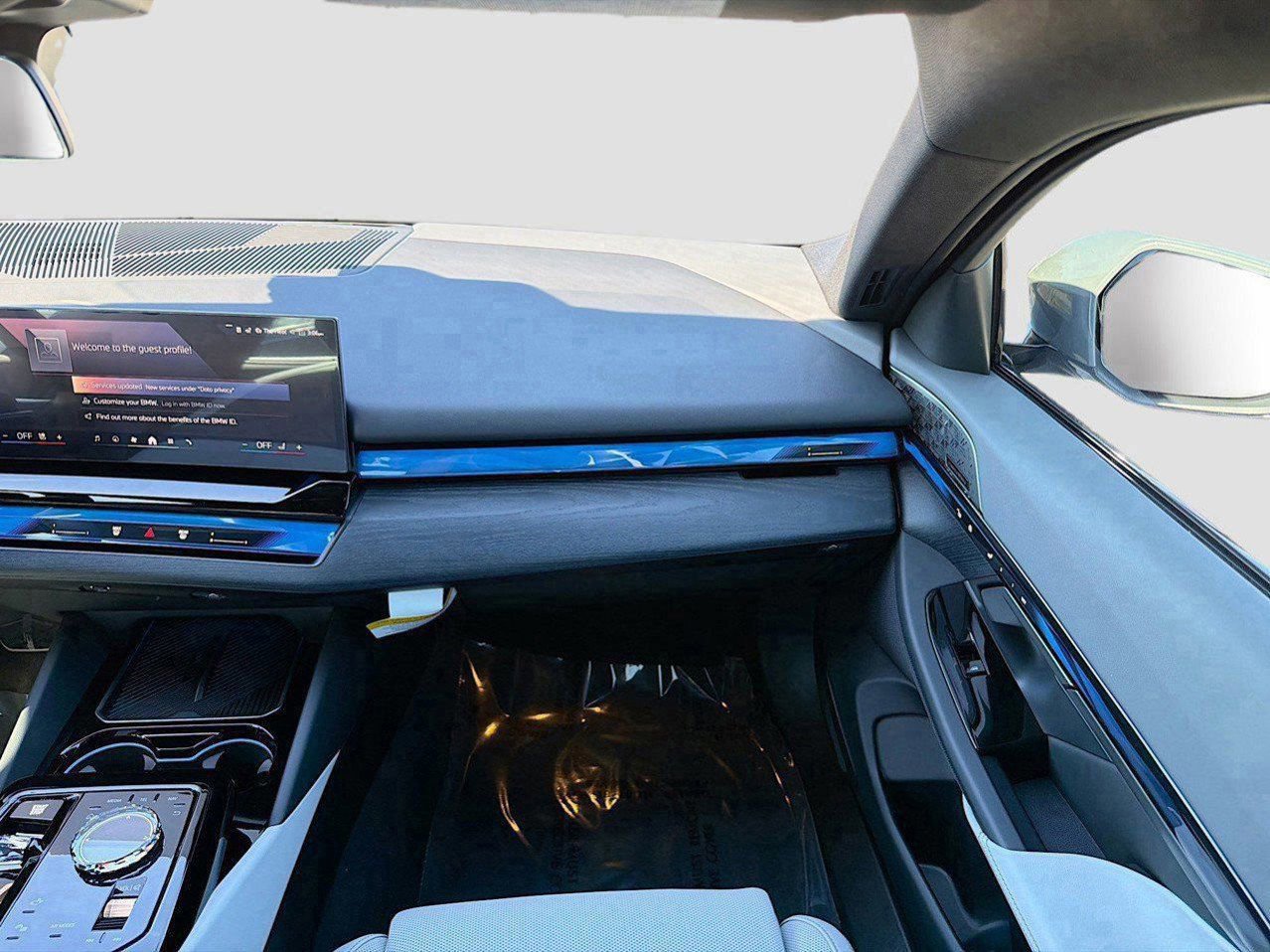 New 2026 BMW 550e xDrive w/ Executive Package AWD/4WD image 19