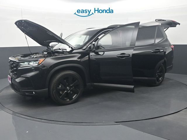 Used 2025 Honda Pilot Black Edition image 38
