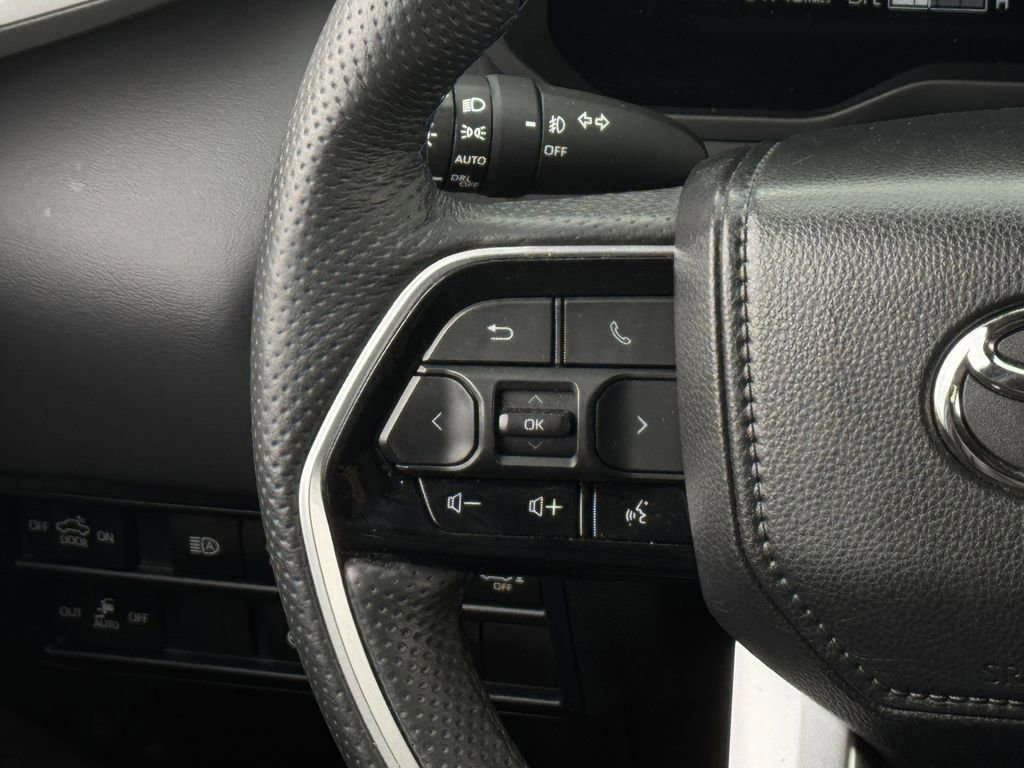 Used 2025 Toyota Tundra Platinum image 15