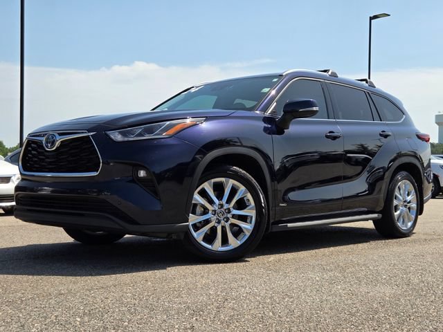 Used 2024 Toyota Highlander Limited AWD/4WD image 24