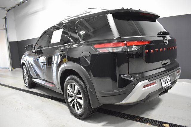 Used 2022 Nissan Pathfinder SL w/ Lighting Package (N92) image 3