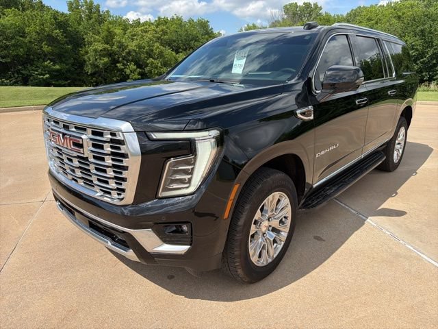 Used 2026 GMC Yukon XL Denali w/ LPO, Floor Liner Package AWD/4WD image 1