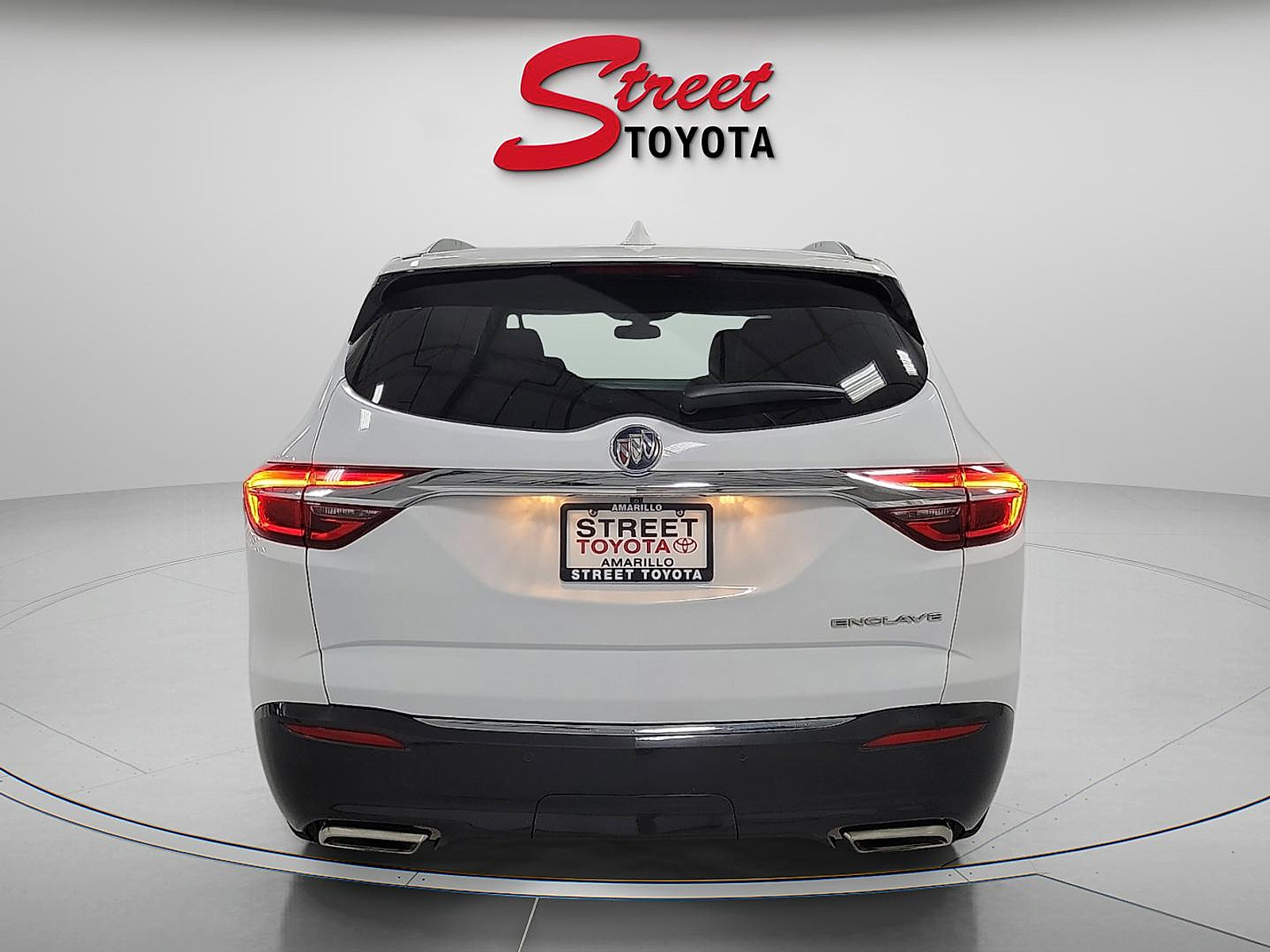 Used 2019 Buick Enclave Essence FWD image 3