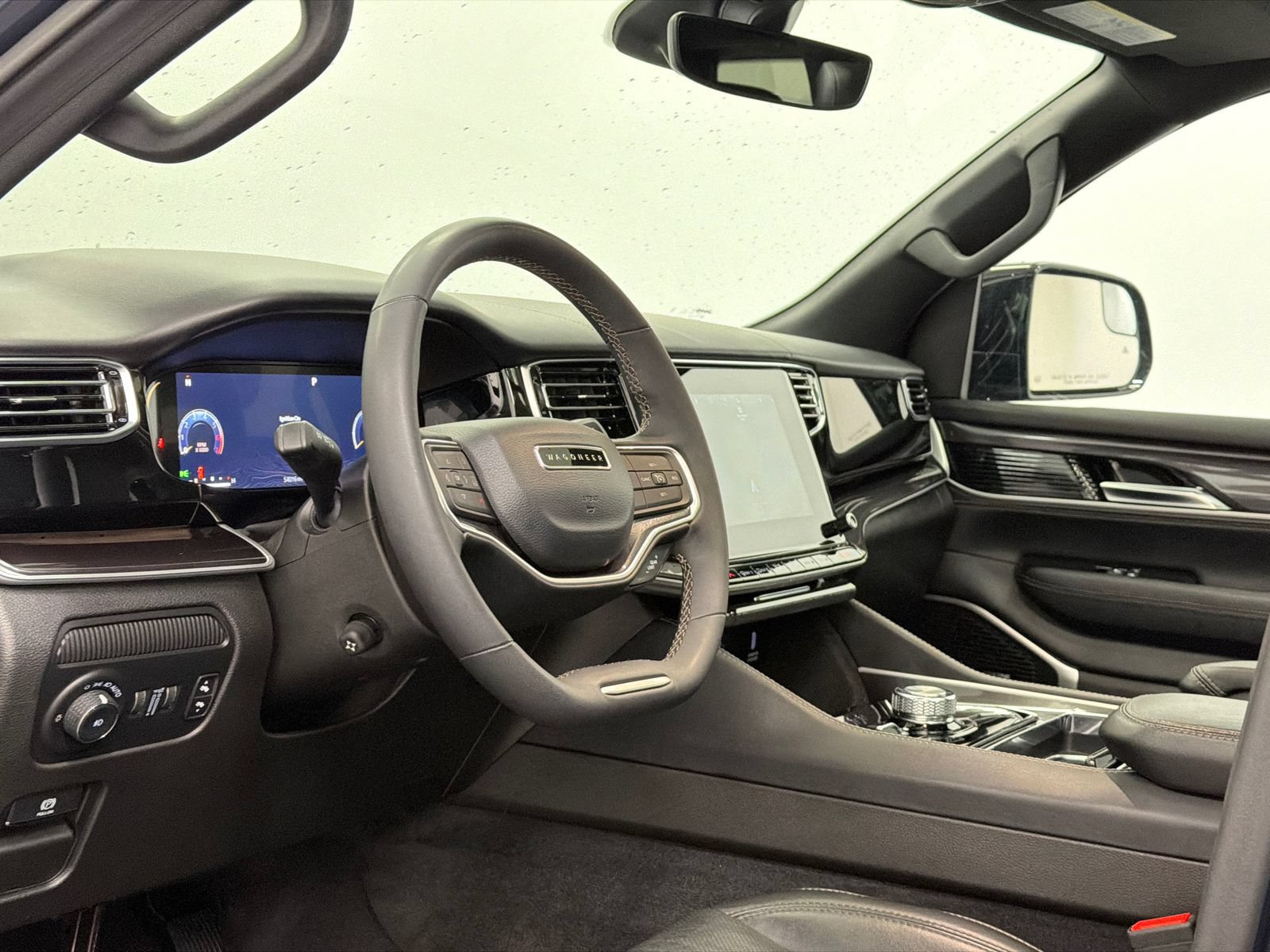 Used 2023 Jeep Wagoneer 4WD w/ Premium Group I image 15