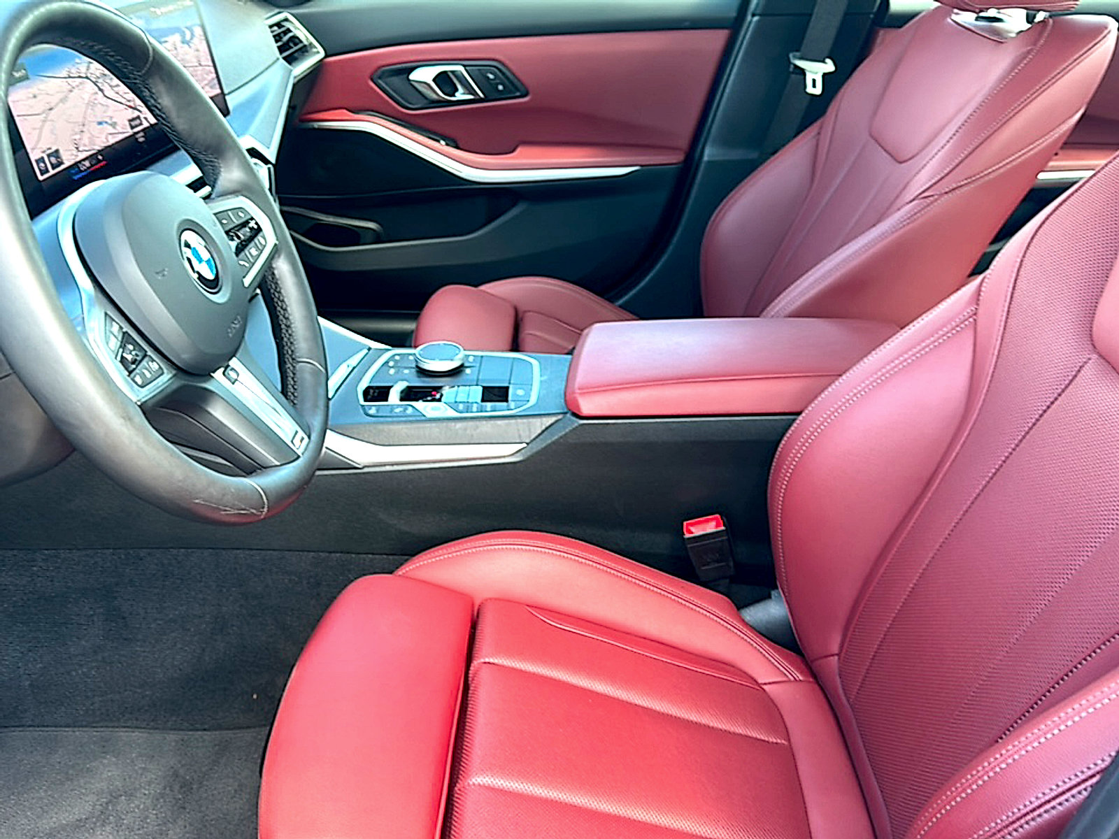 Used 2024 BMW 330i Sedan w/ M Sport Package RWD image 13