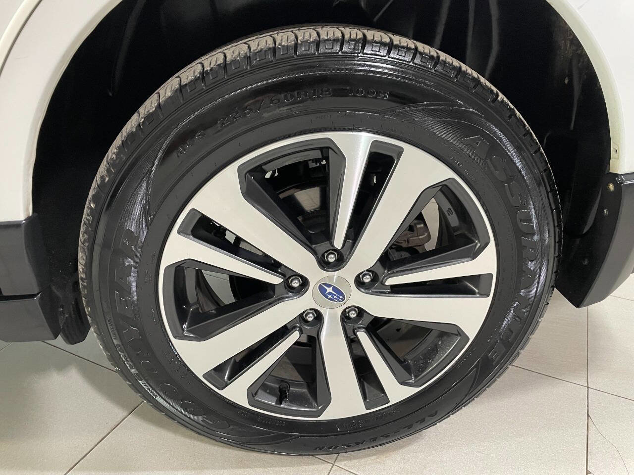 Used 2018 Subaru Outback 3.6R Limited image 13