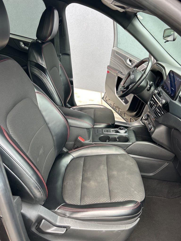 Used 2024 Ford Escape ST-Line image 16