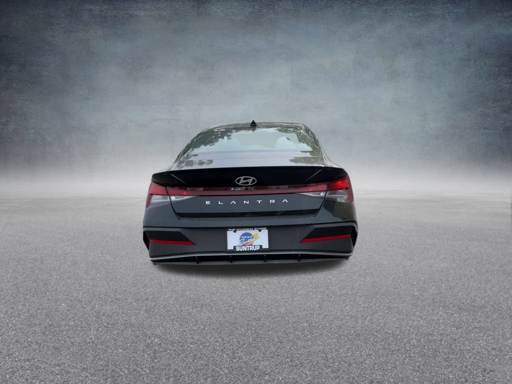 Used 2025 Hyundai Elantra Sport FWD image 21