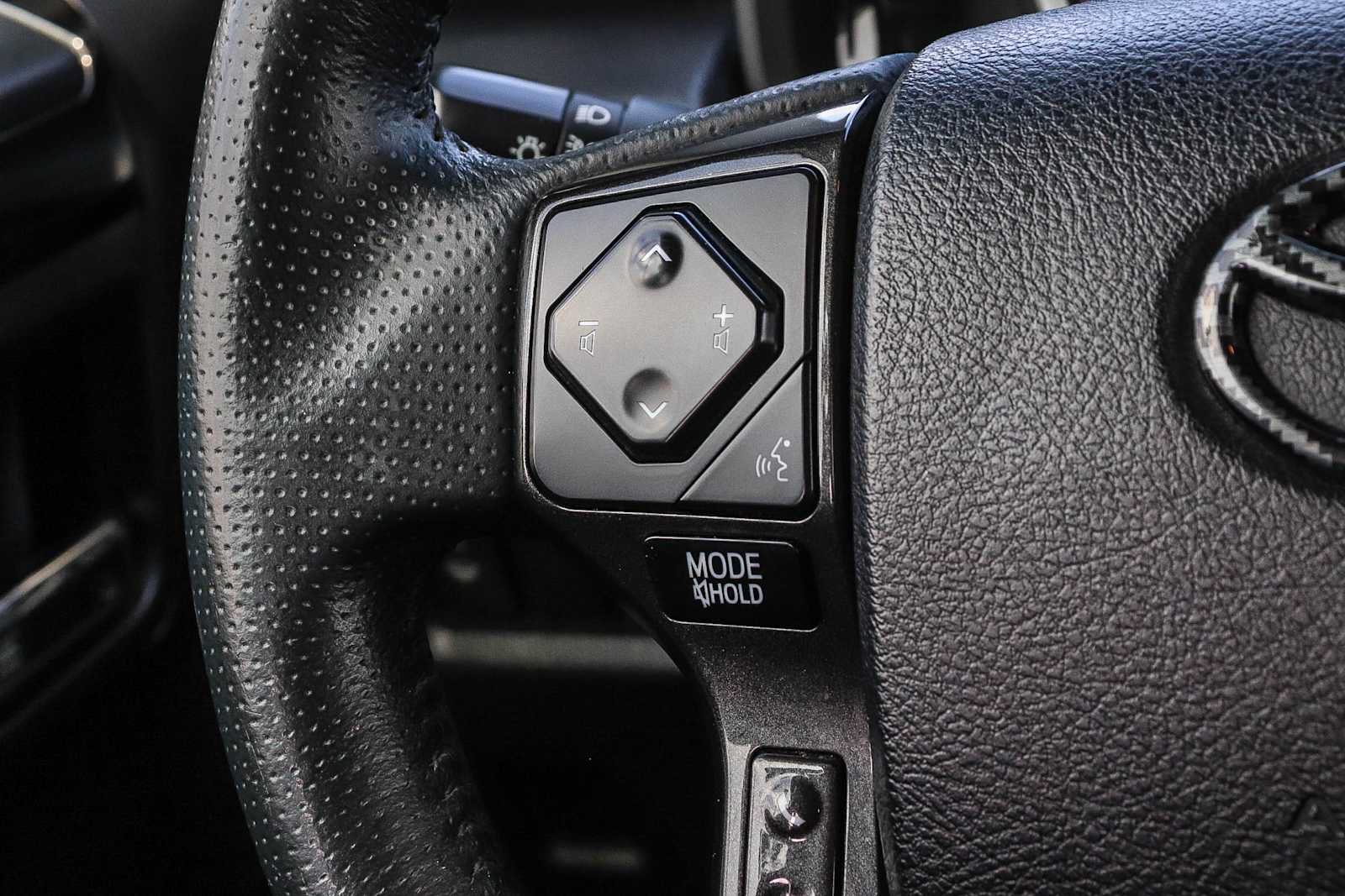 Used 2020 Toyota 4Runner Venture w/ Moonroof Package AWD/4WD image 22
