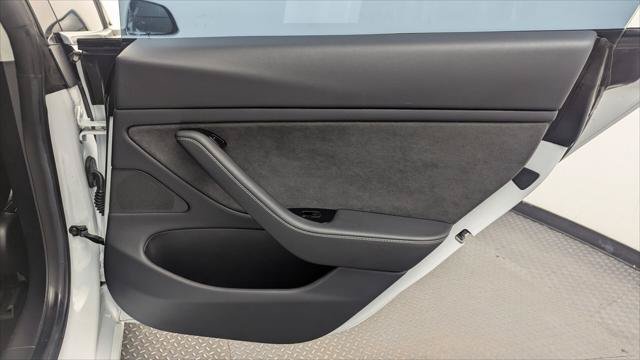 Used 2019 Tesla Model 3 Long Range RWD image 18