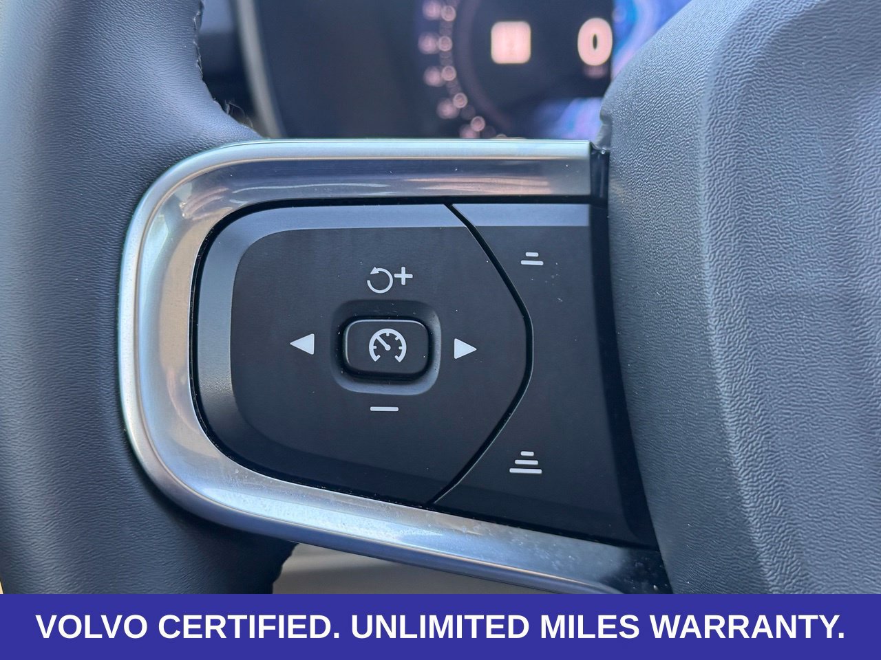 Certified 2024 Volvo XC40 B5 Ultimate w/ Protection Package Premier AWD/4WD image 23