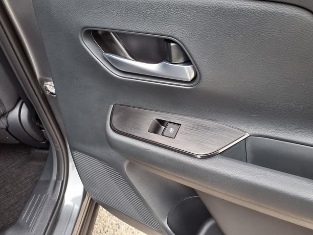 Used 2025 Nissan Kicks SV FWD image 24