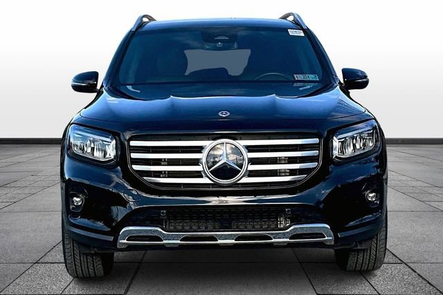 Used 2025 Mercedes-Benz GLB 250 4MATIC image 2
