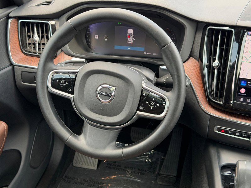 Used 2023 Volvo XC60 B5 Plus w/ Climate Package AWD/4WD image 13