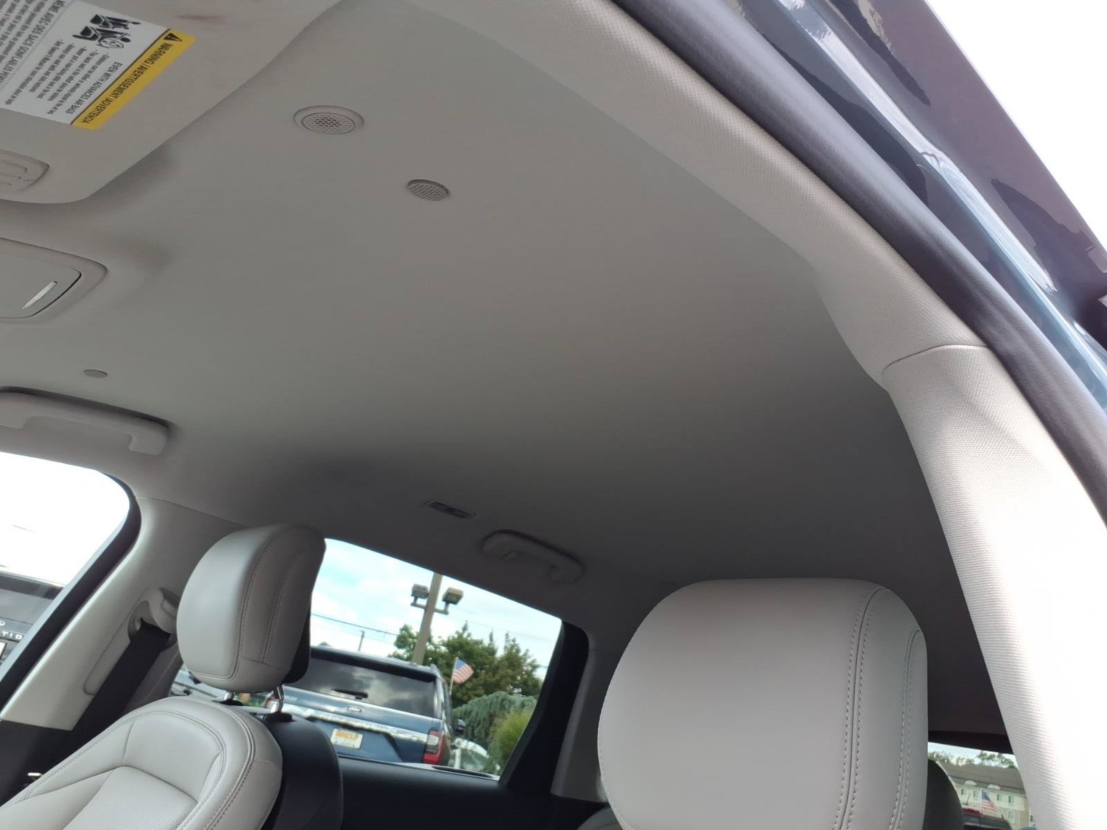 Used 2026 Lincoln Nautilus Premier AWD/4WD image 17