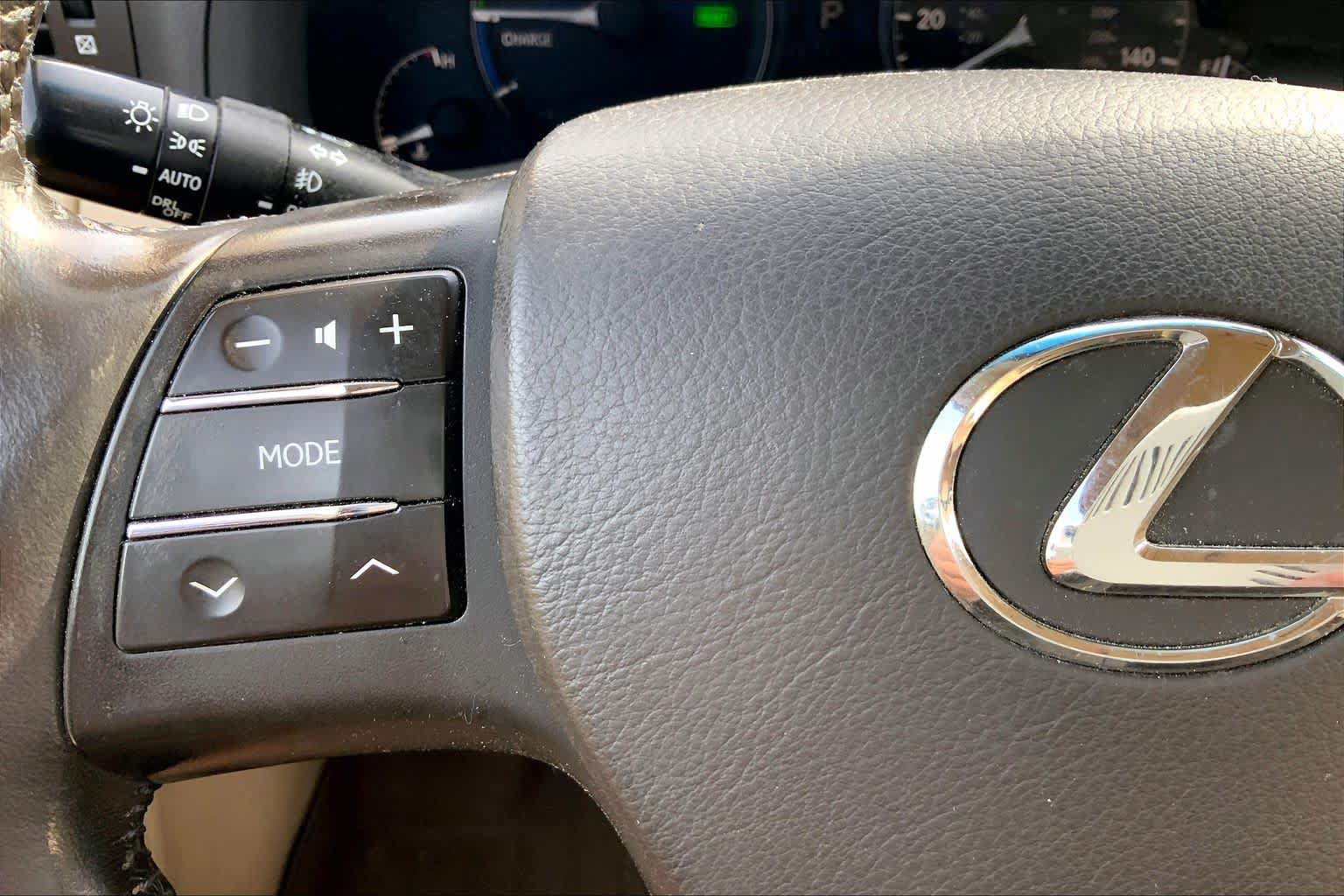Used 2012 Lexus RX 450h AWD w/ Premium Pkg image 23