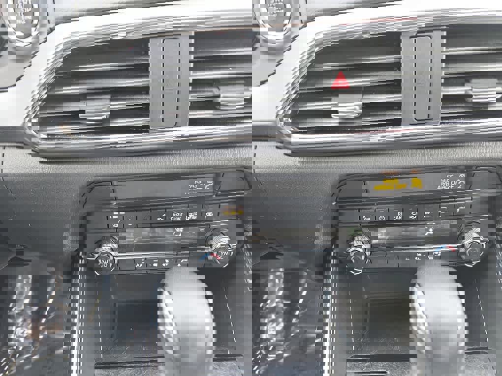 Used 2019 MAZDA CX-9 Touring image 17