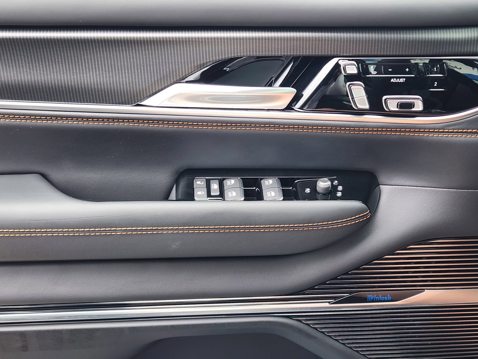 New 2026 Jeep Grand Wagoneer L Summit AWD/4WD image 19