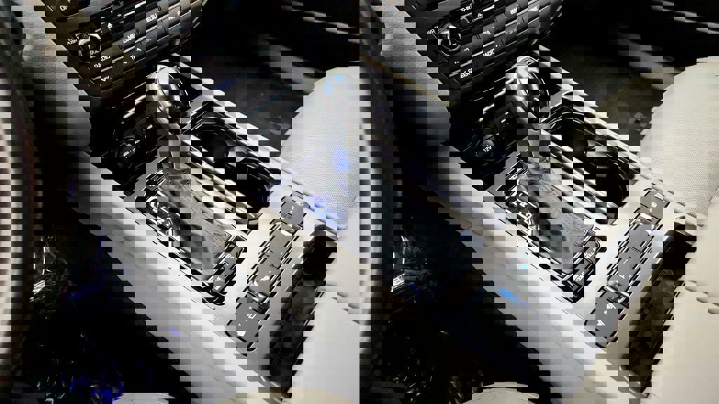 Used 2017 Genesis G80 3.8 w/ Option Group 02 image 17