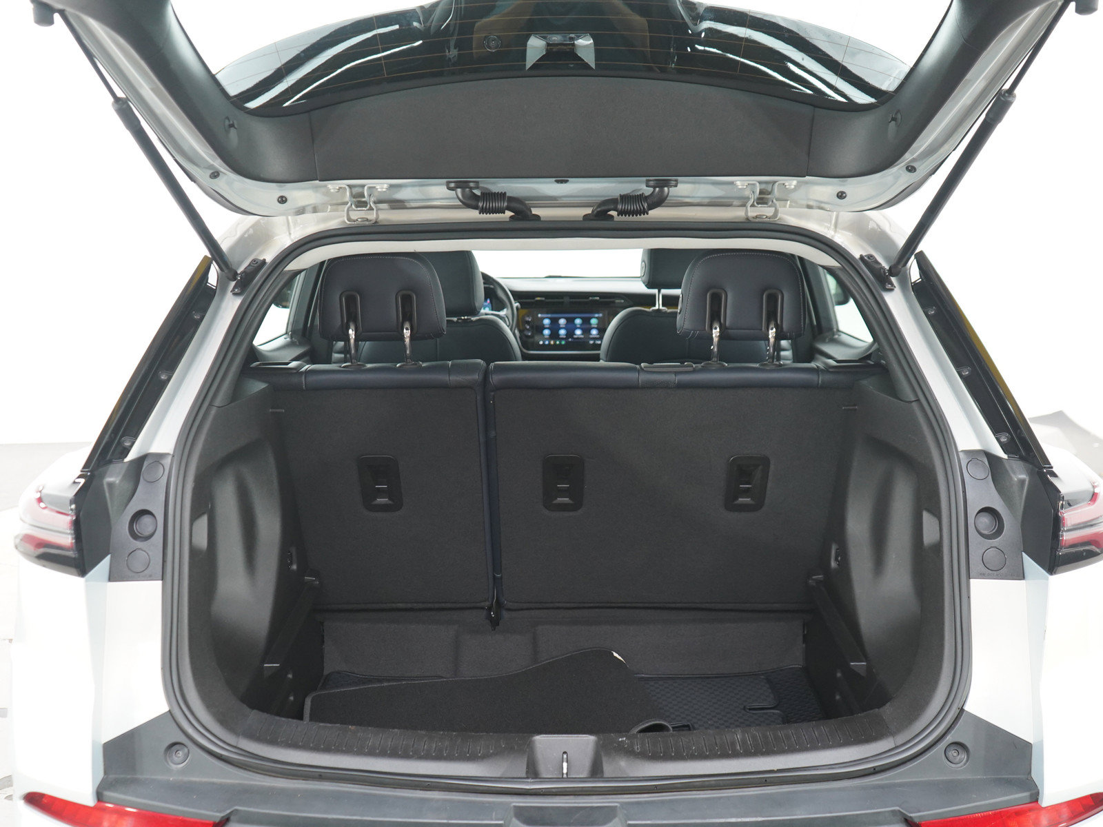 Used 2022 Chevrolet Bolt EUV Premier w/ Sun & Sound Package FWD image 16