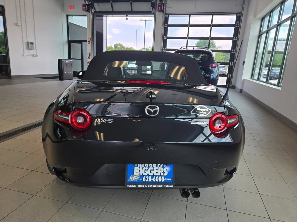 Used 2025 MAZDA MX-5 Miata Grand Touring RWD image 9