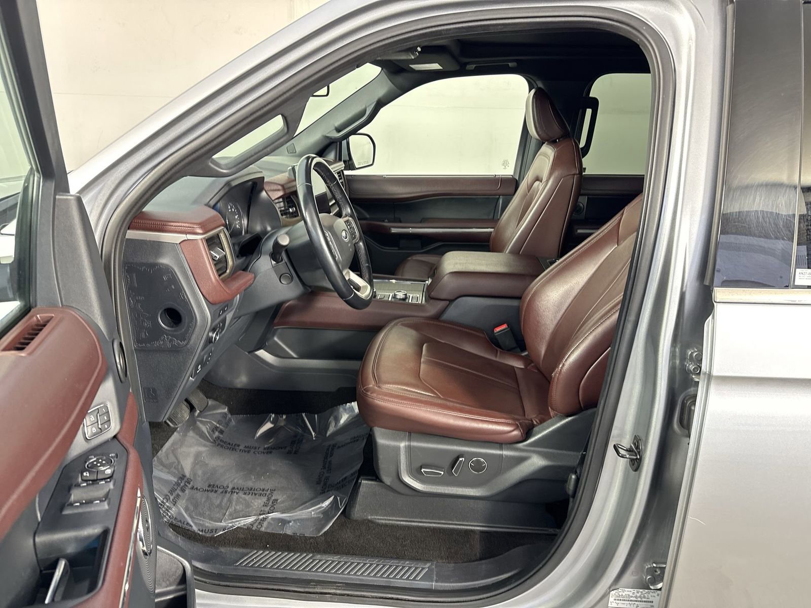 Used 2022 Ford Expedition Max Limited image 4