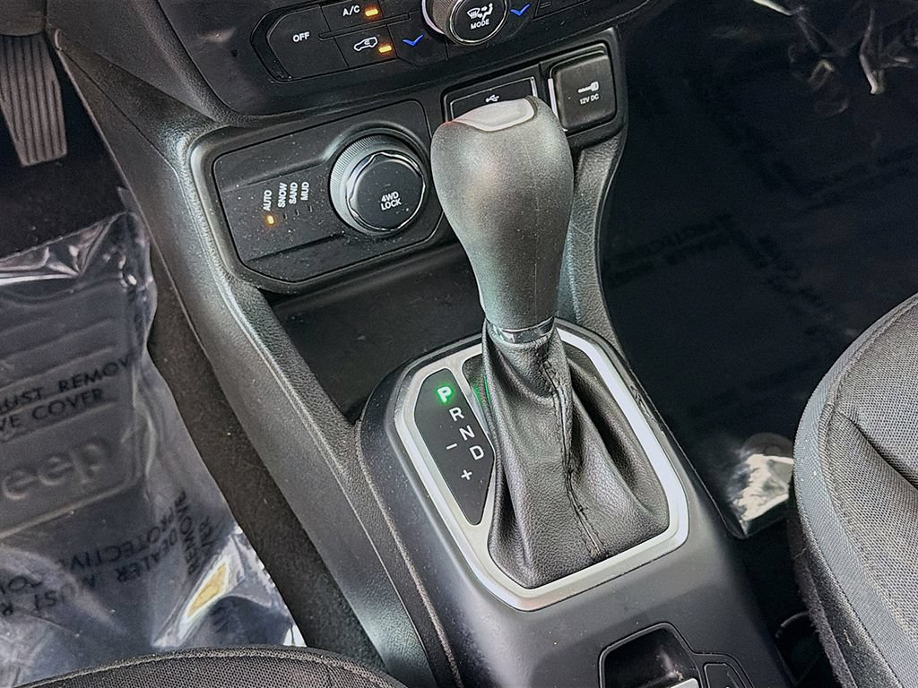 Used 2018 Jeep Renegade Altitude AWD/4WD image 34
