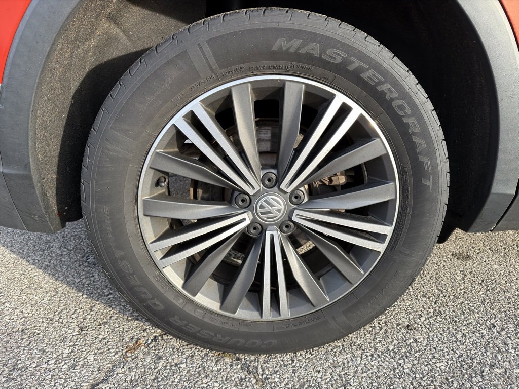 Used 2019 Volkswagen Tiguan SEL image 19